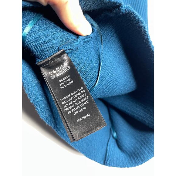 NEW House of Harlow 1960 Sleeveless Ribbed Crop Top Blue Size Medium Luxe - Picture 4 of 4